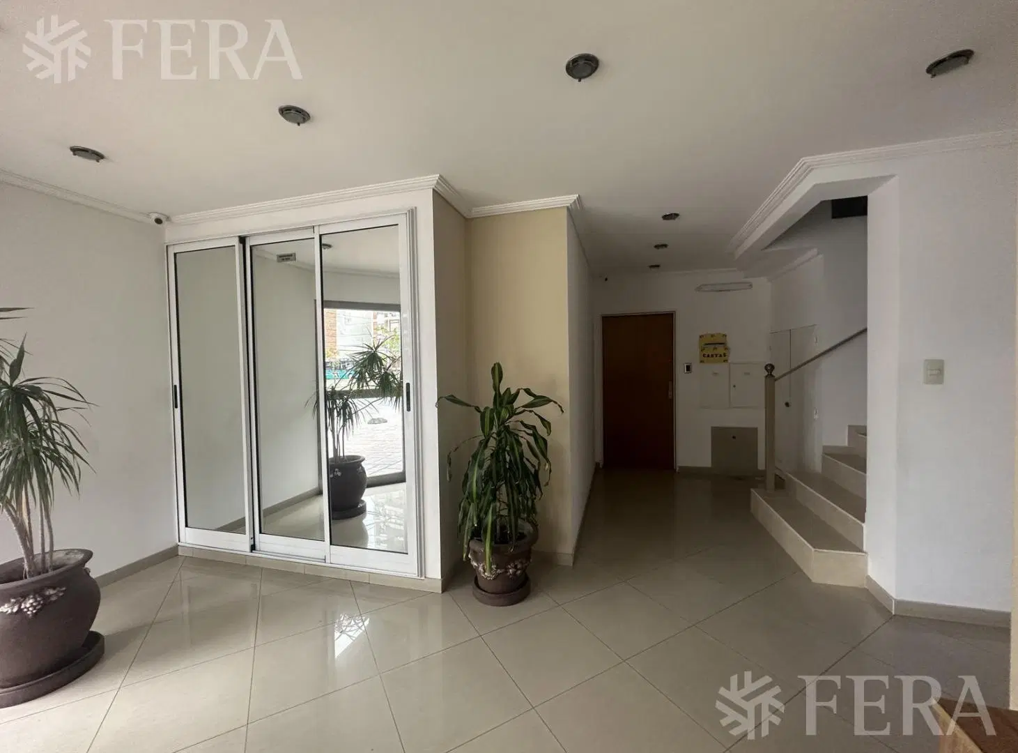 Venta departamento 3 ambientes con balcón en Wilde 4