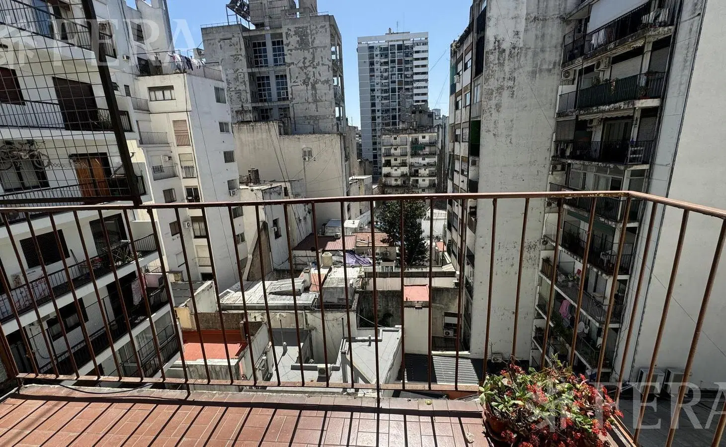Venta de departamento 3 ambientes con balcón en Barrio Norte 5
