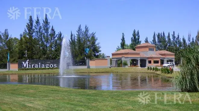 Venta lote de 1067 m2 en Club Miralagos II - La Plata 1