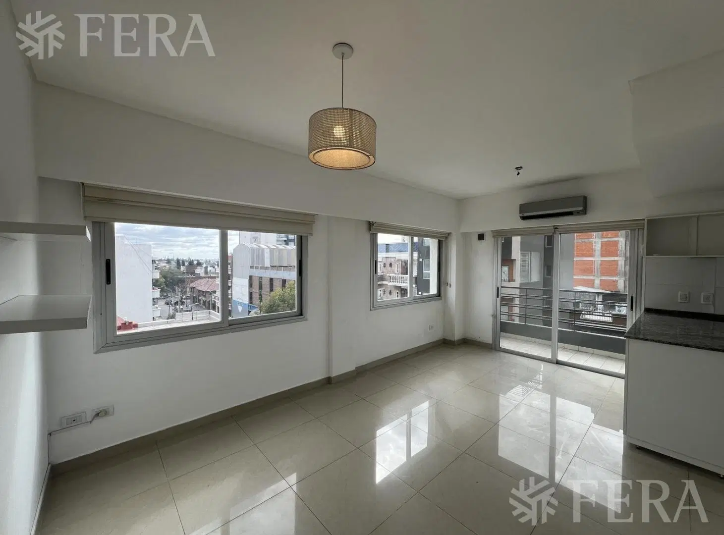 Venta departamento 2 ambientes con balcón en Wilde 1