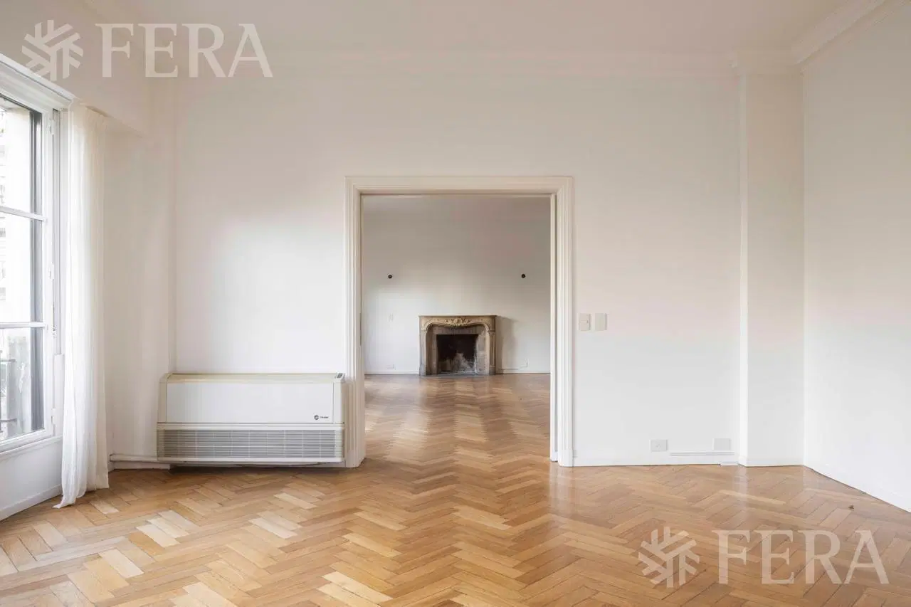 Venta piso 5 ambientes con cochera y baulera en Retiro 5