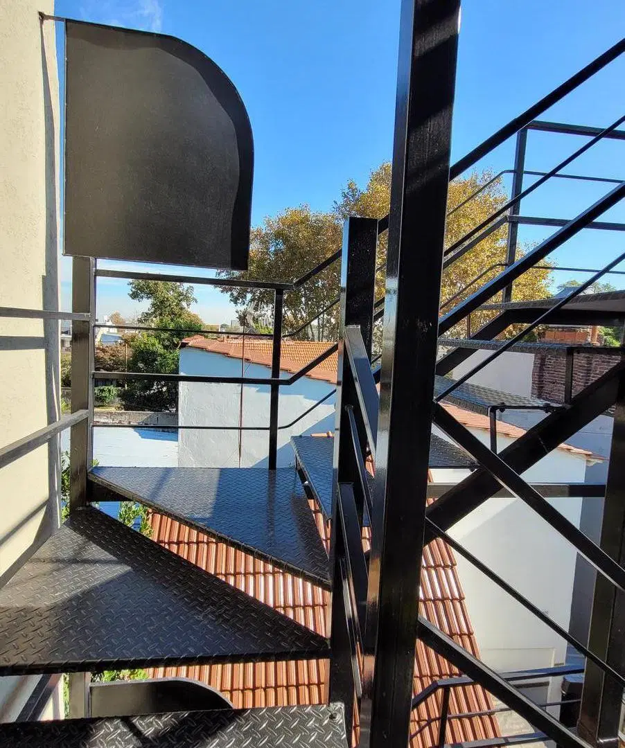 Venta PH 3 ambientes con balcón en Lanús Oeste 1