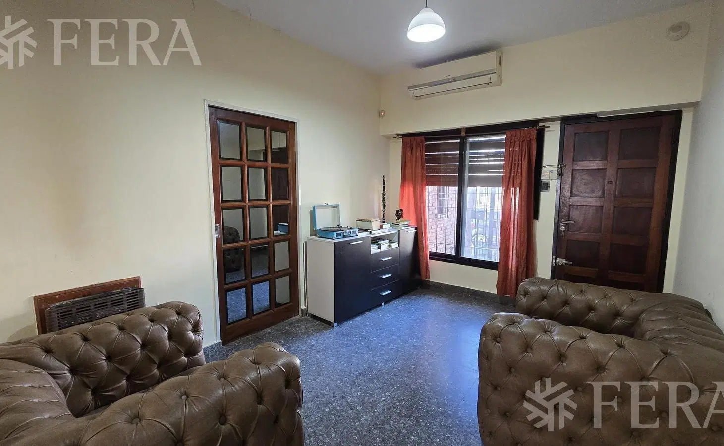 Venta casa 4 ambientes con cochera en Villa Dominico 4