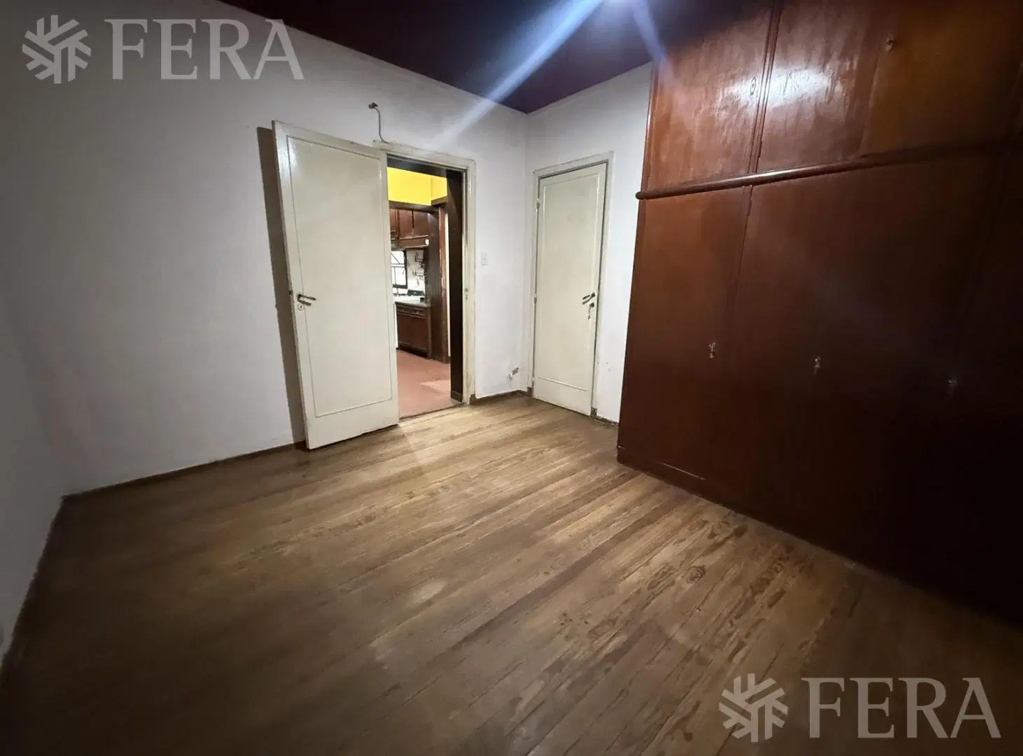 Venta casa 3 ambientes con cochera en Wilde 8