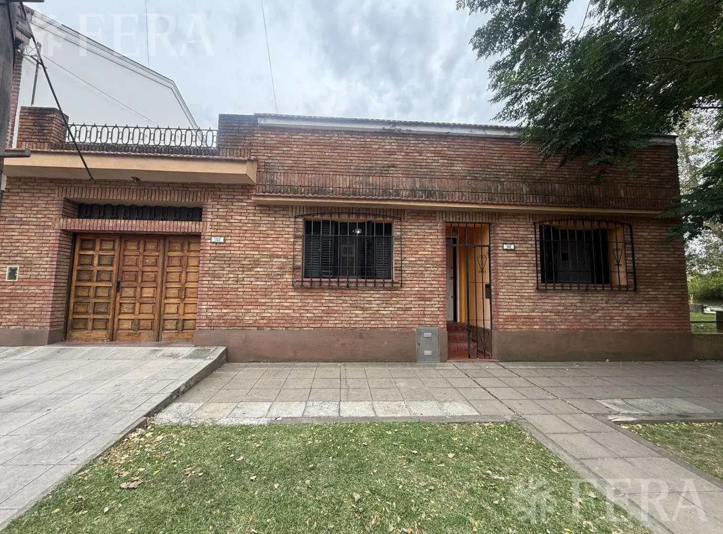 Venta casa 3 ambientes con cochera en Wilde 1