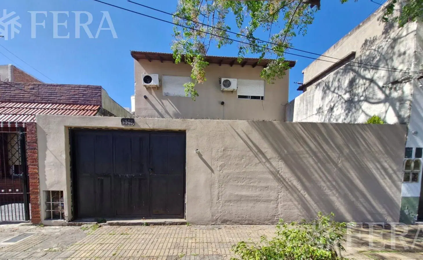 Venta casa multifamiliar con cochera en Villa Dominico 4