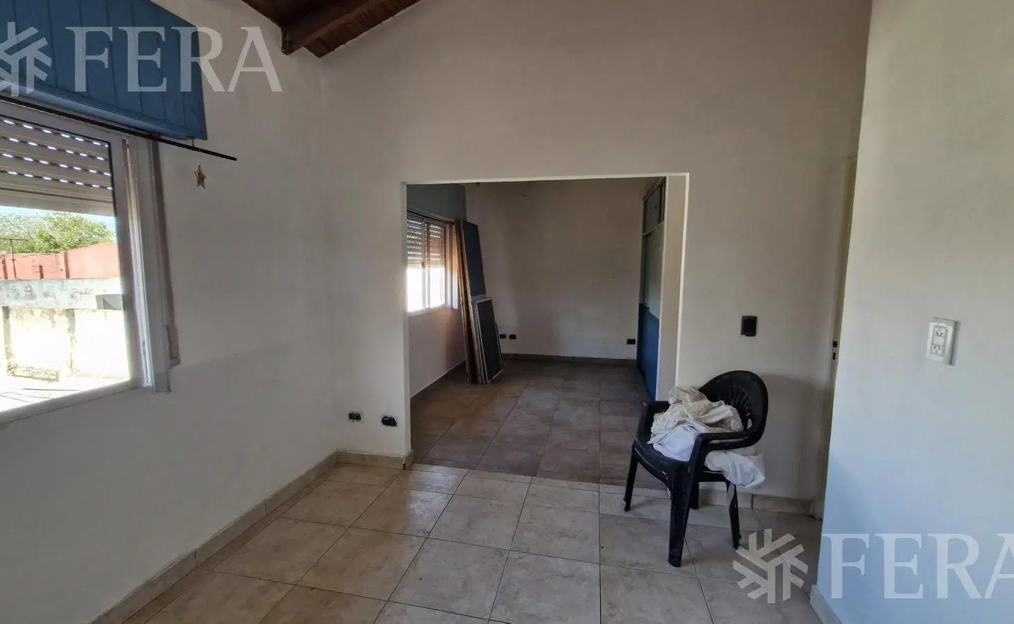 Venta casa multifamiliar con cochera en Villa Dominico 3