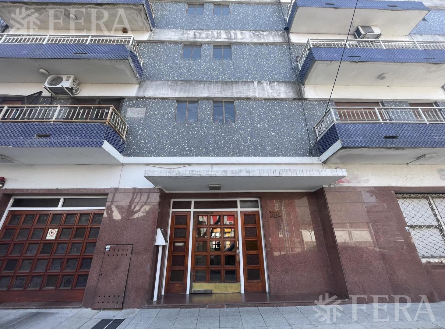 Venta departamento 3 ambientes con balcón en Wilde