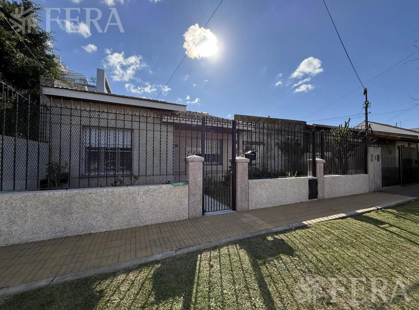 Venta Casa 3 ambientes con patio en Quilmes Oeste 1