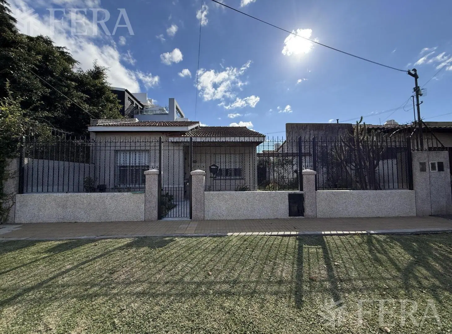 Venta Casa 3 ambientes con patio en Quilmes Oeste 5
