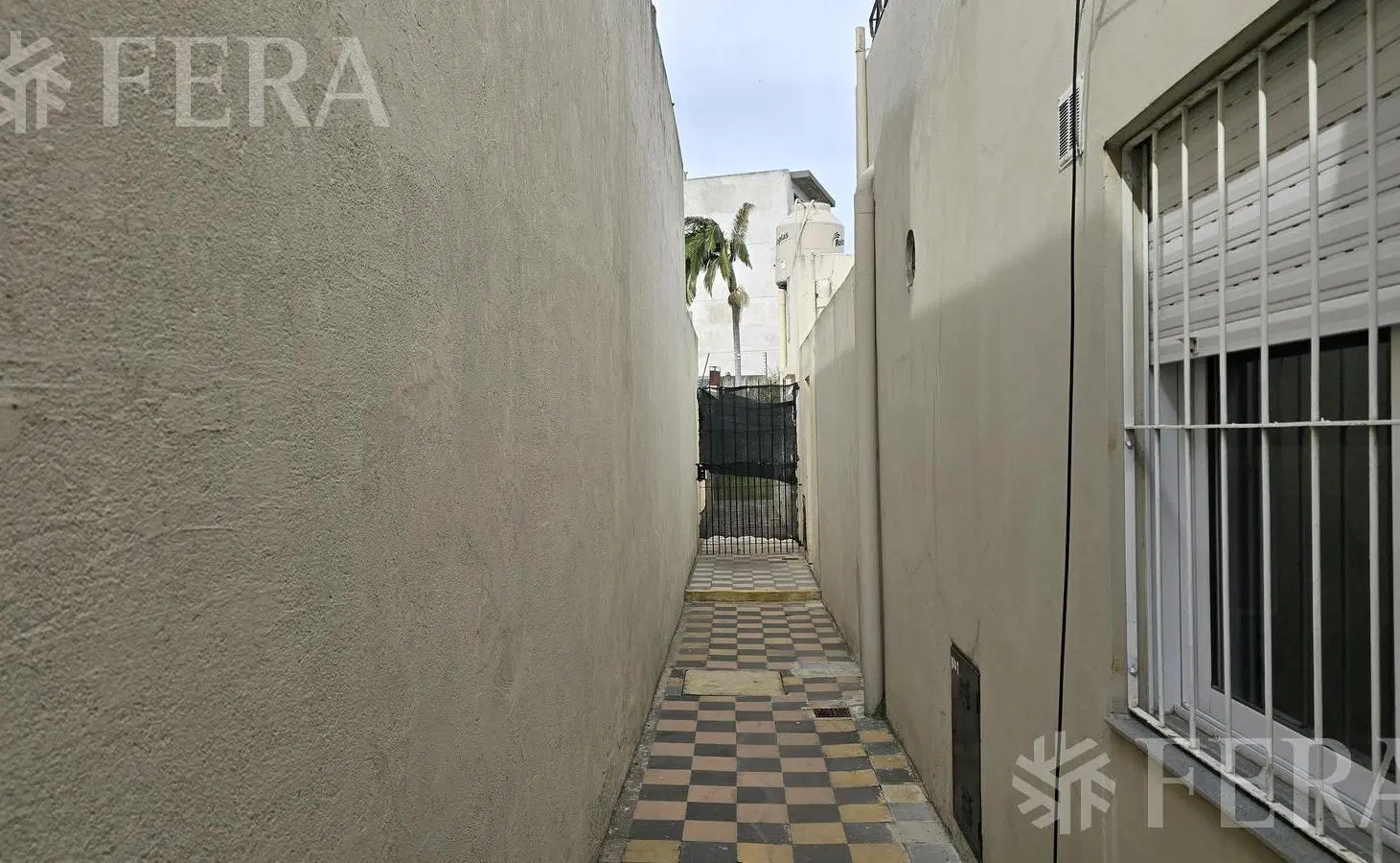 Venta PH 3 ambientes con jardín en Bernal 5