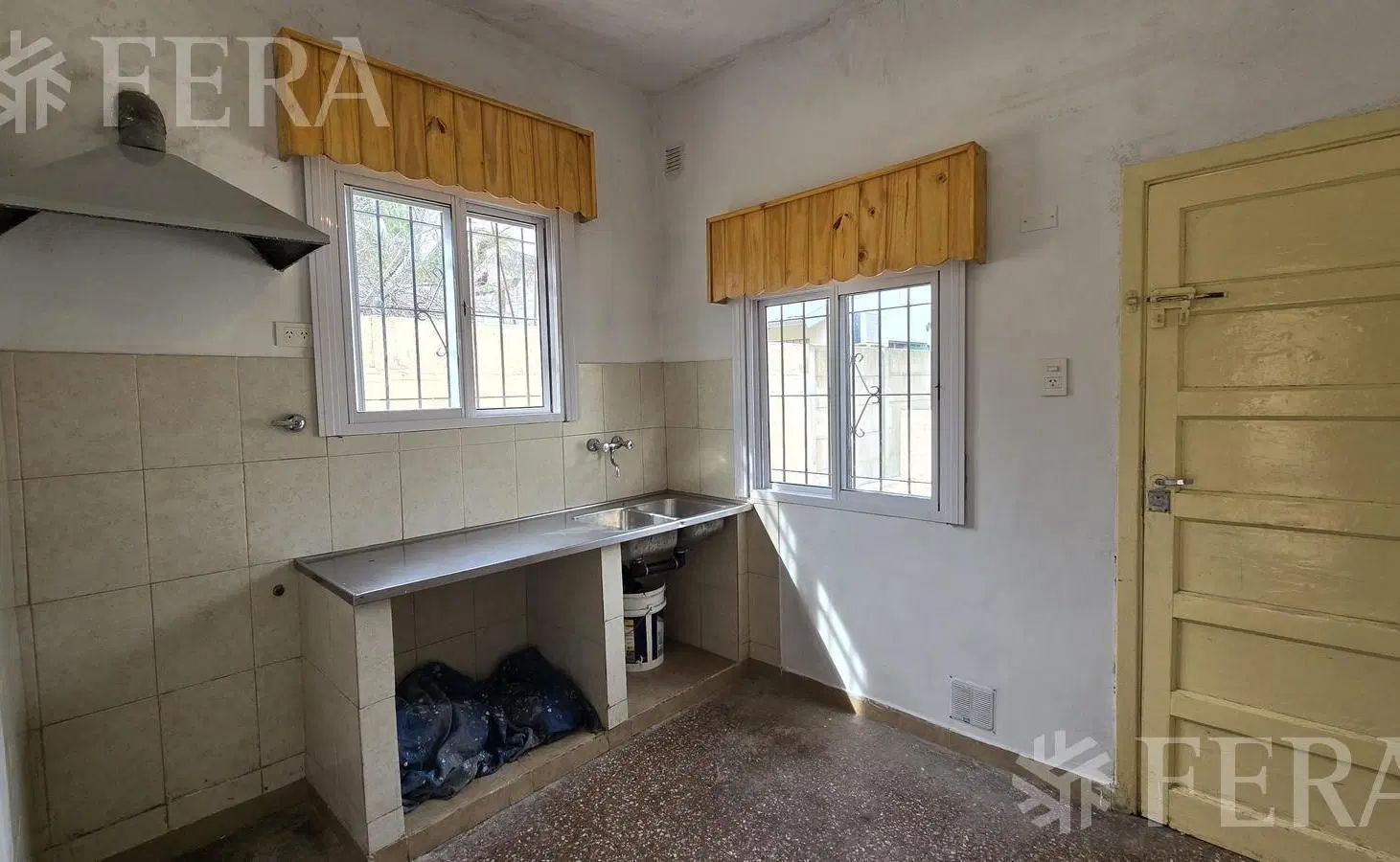 Venta PH 3 ambientes con jardín en Bernal 2