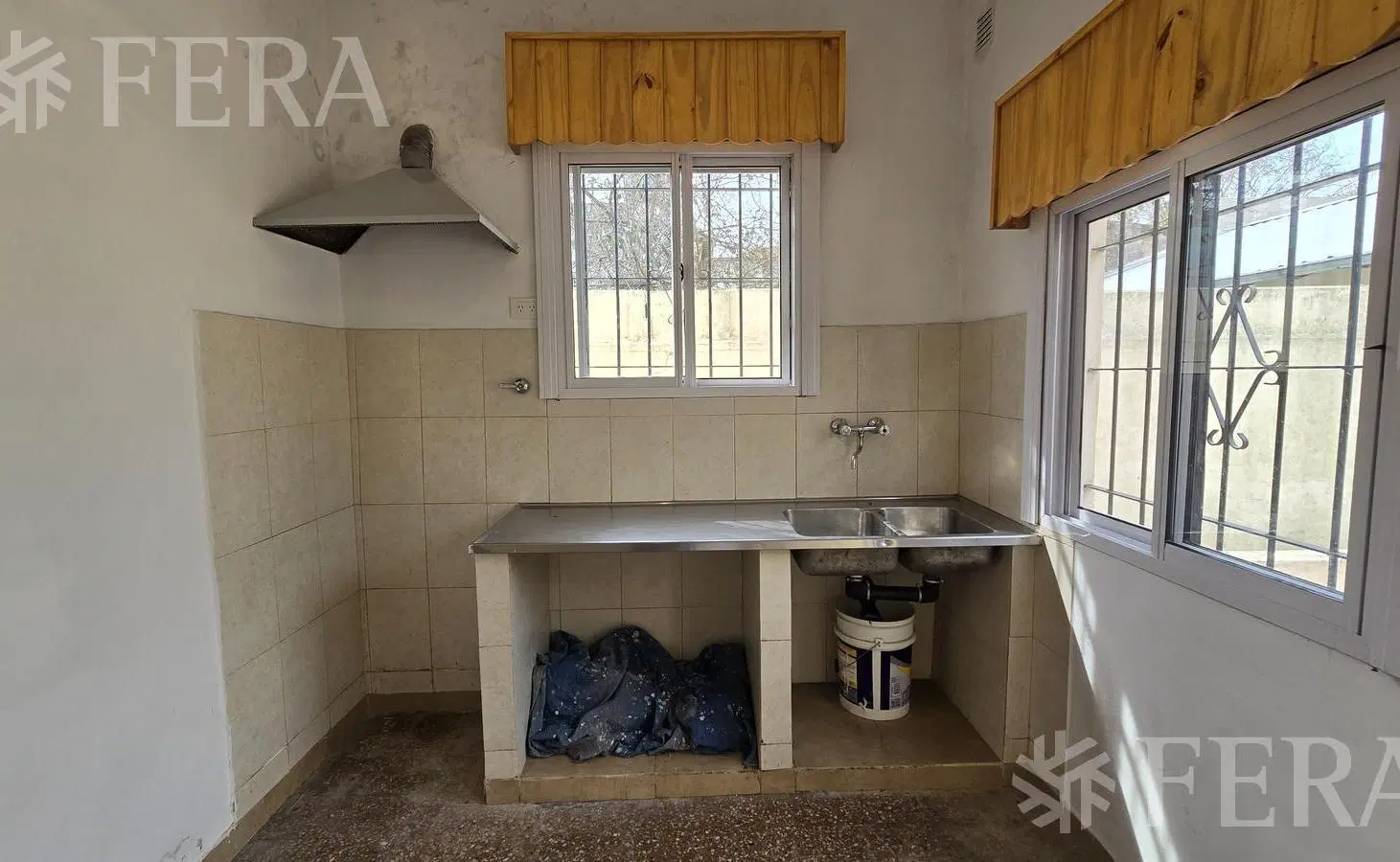 Venta PH 3 ambientes con jardín en Bernal 8