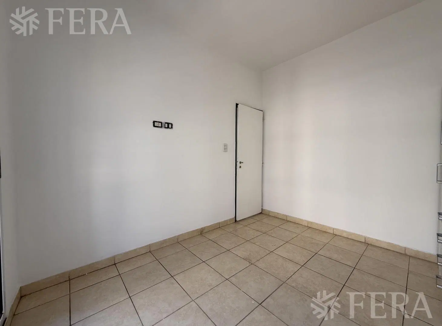 Venta Departamento 2 ambientes con balcón en Piñeyro 1
