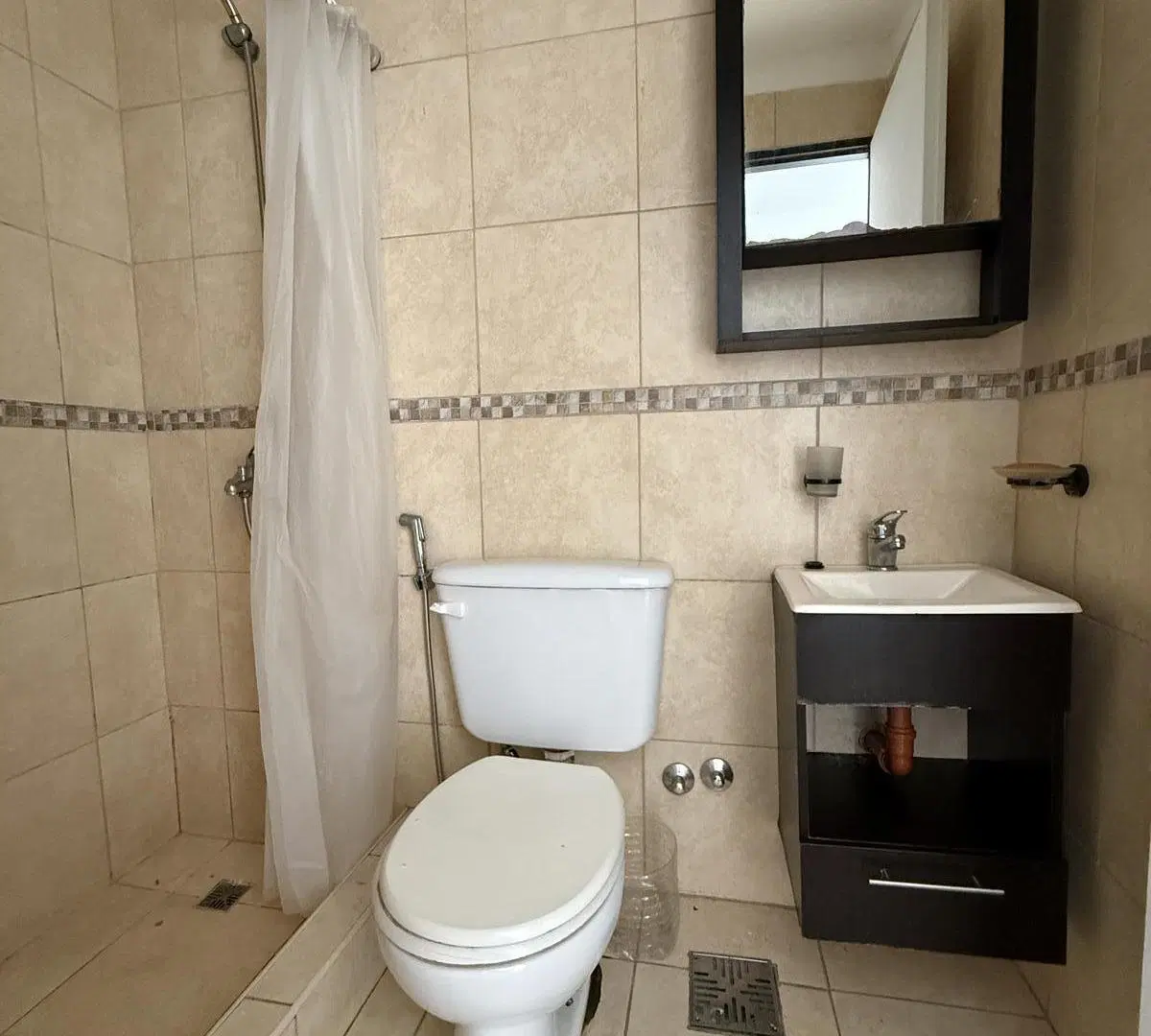 Venta Departamento 2 ambientes con balcón en Piñeyro 4