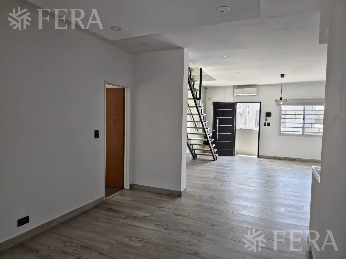 Venta PH 4 ambientes con cochera en Bernal Oeste 1