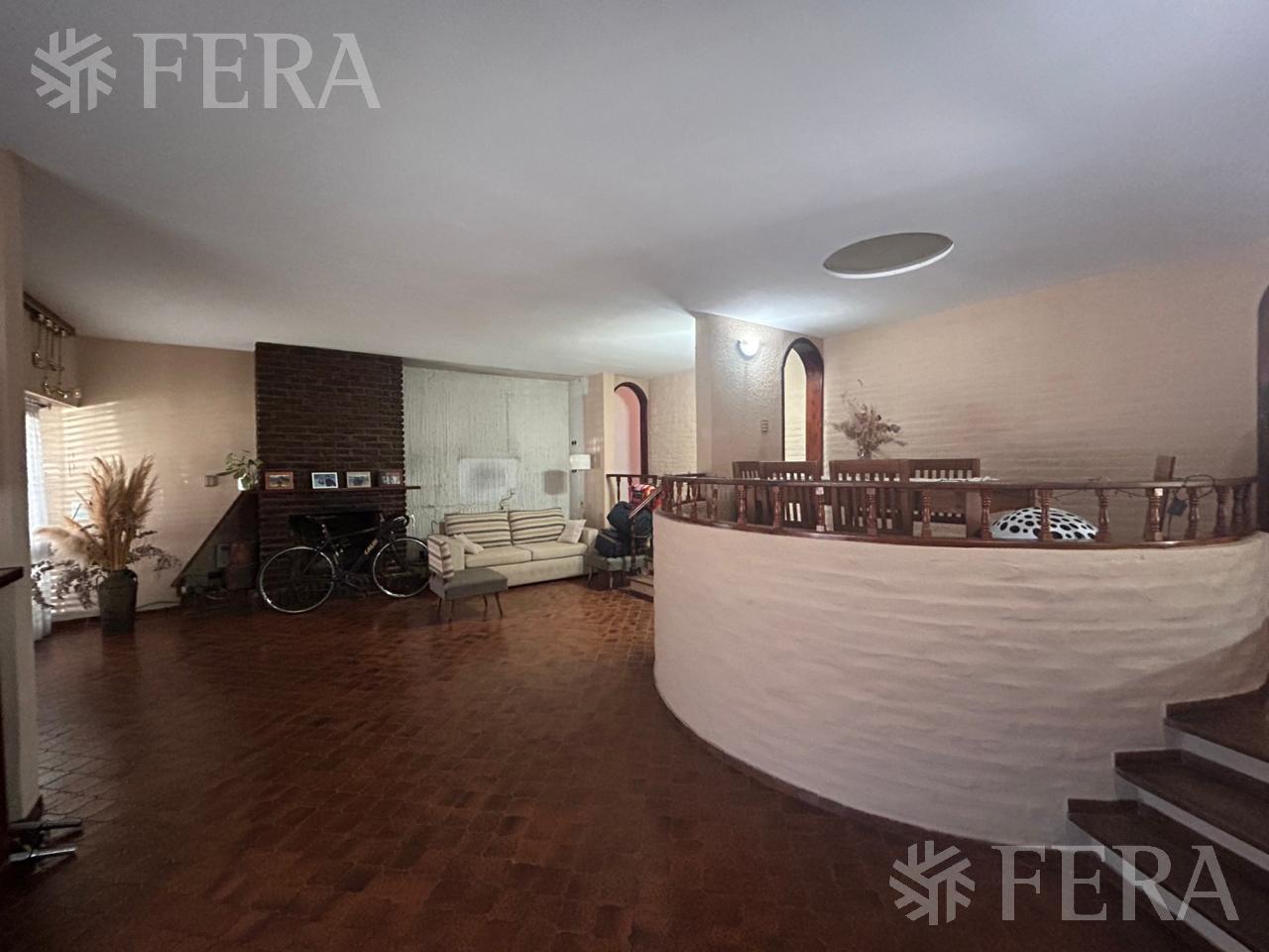 Foto de Venta casa 6 ambientes con cochera y piscina en Bernal Oeste, imagen 4