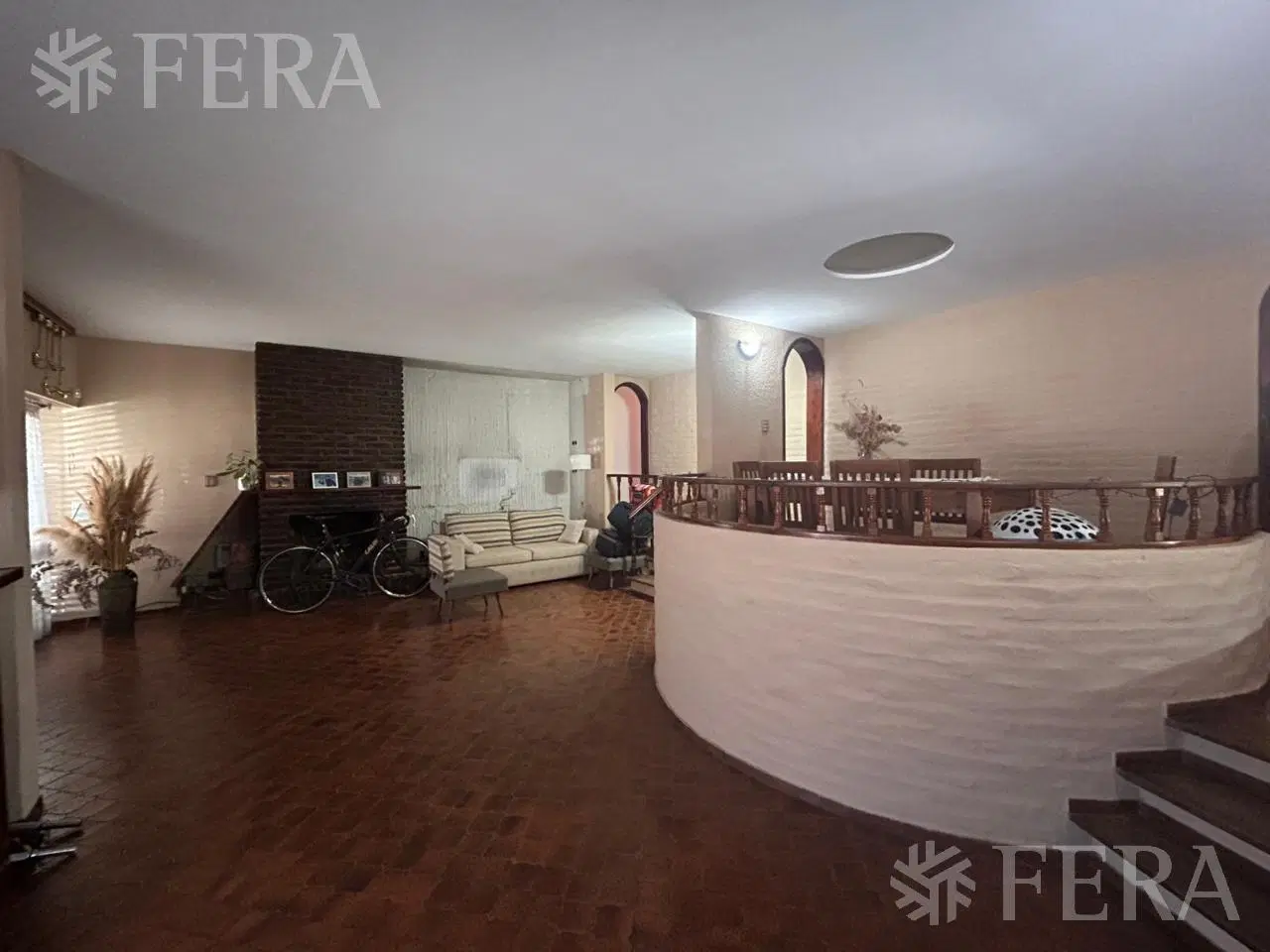 Venta casa 6 ambientes con cochera y piscina en Bernal Oeste 4