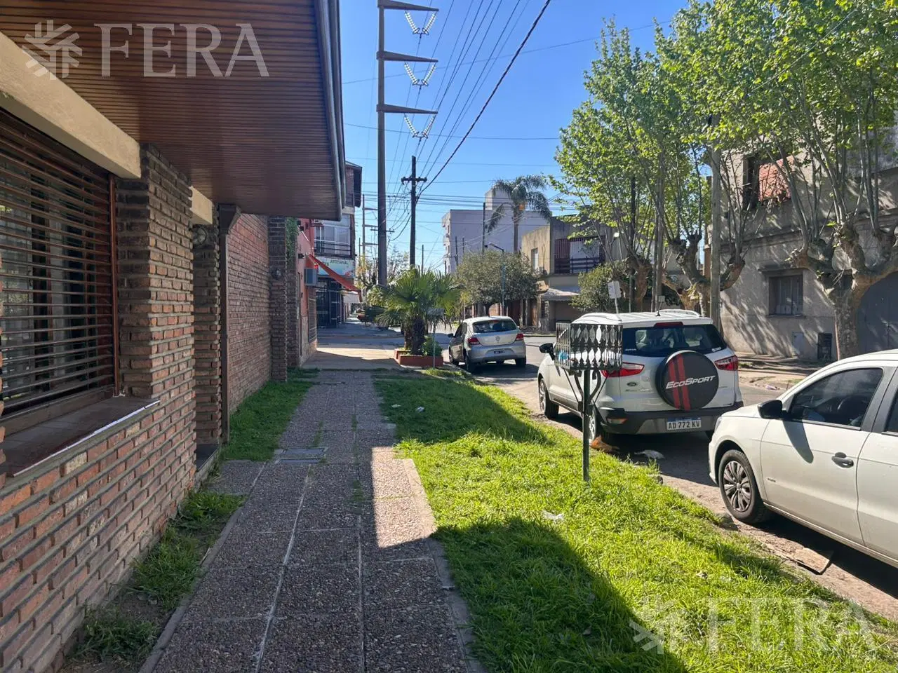 Venta casa 6 ambientes con cochera y piscina en Bernal Oeste 5