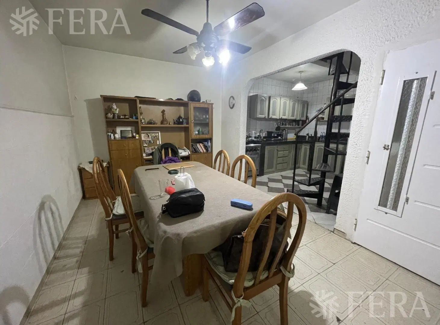 Venta de casa 4 ambientes con cochera en Wilde 3