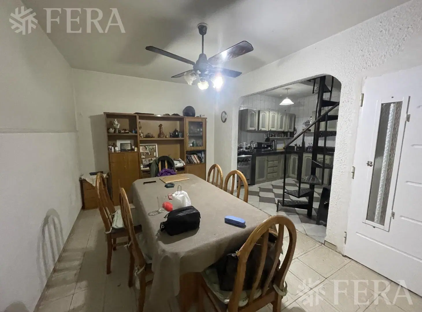 Venta de casa 4 ambientes con cochera en Wilde 5