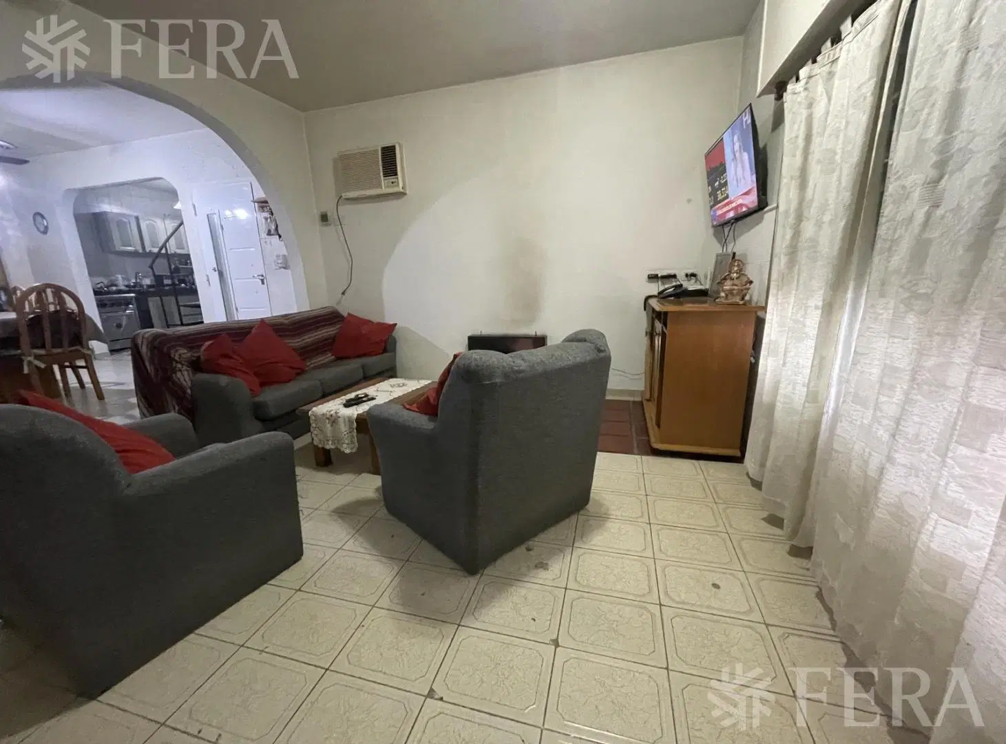Venta de casa 4 ambientes con cochera en Wilde 4