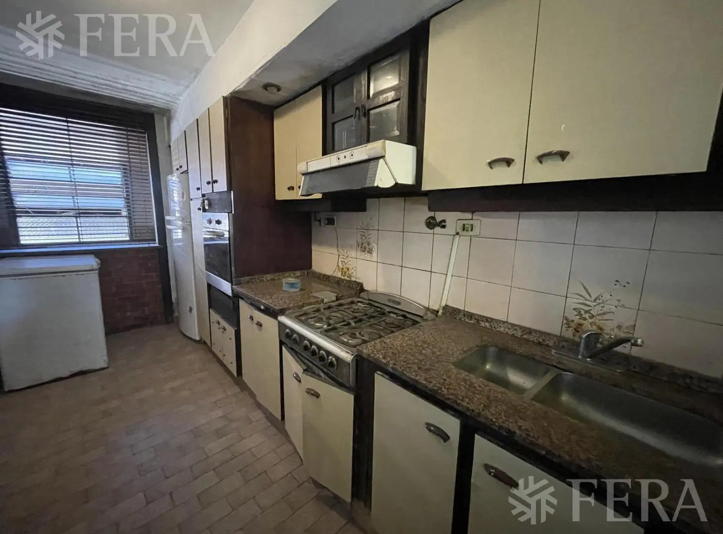 Venta casa de 4 ambientes con cochera en Bernal Oeste 3