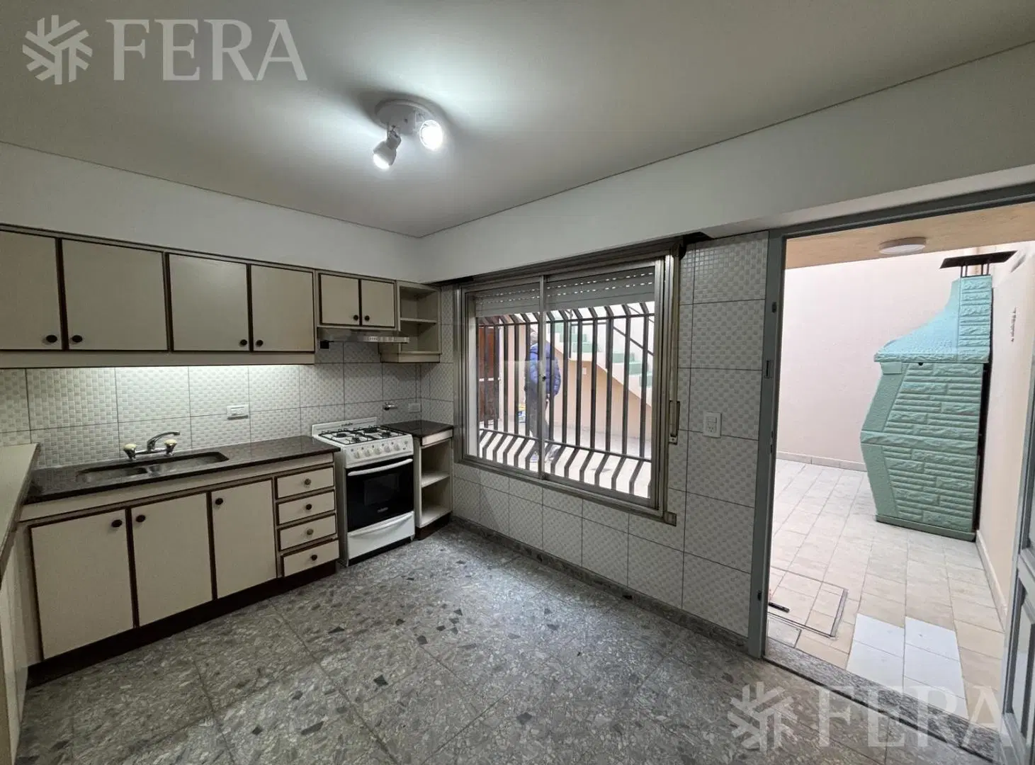 Alquiler de PH 3 ambientes en Sarandi 2