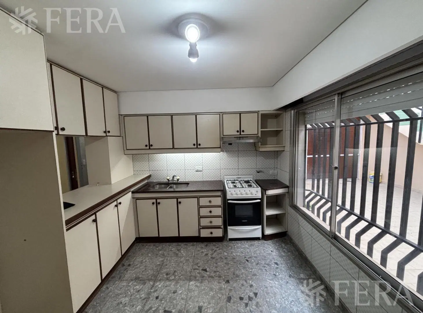 Alquiler de PH 3 ambientes en Sarandi 1