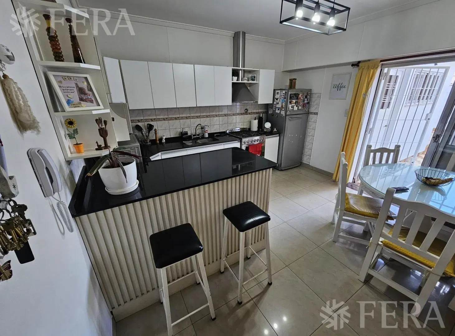 Venta PH 4 ambientes con patio en Wilde 8