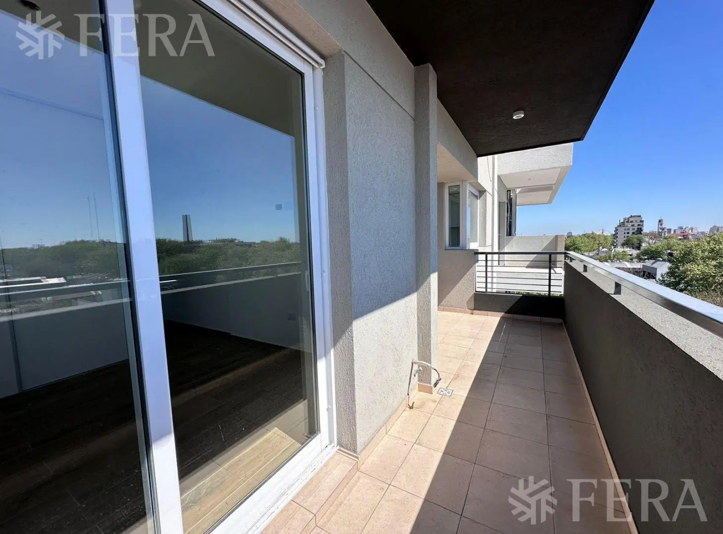 Venta piso 4 ambientes con balcón en Liniers 2