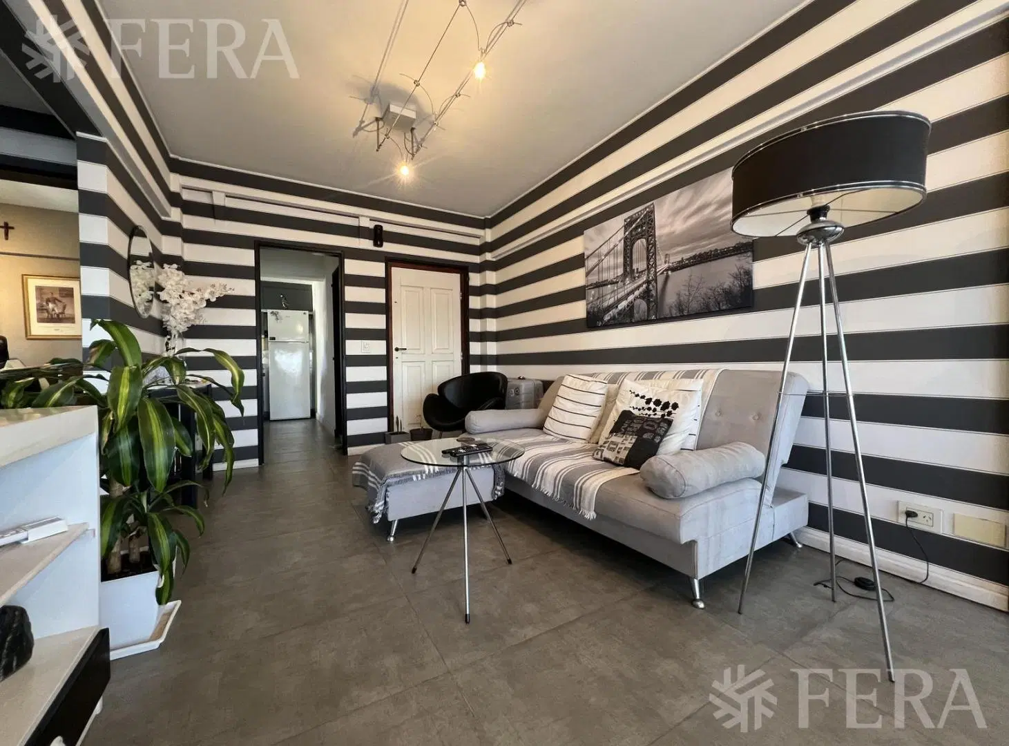 Venta departamento de 3 ambientes con balcón en Sarandi 2