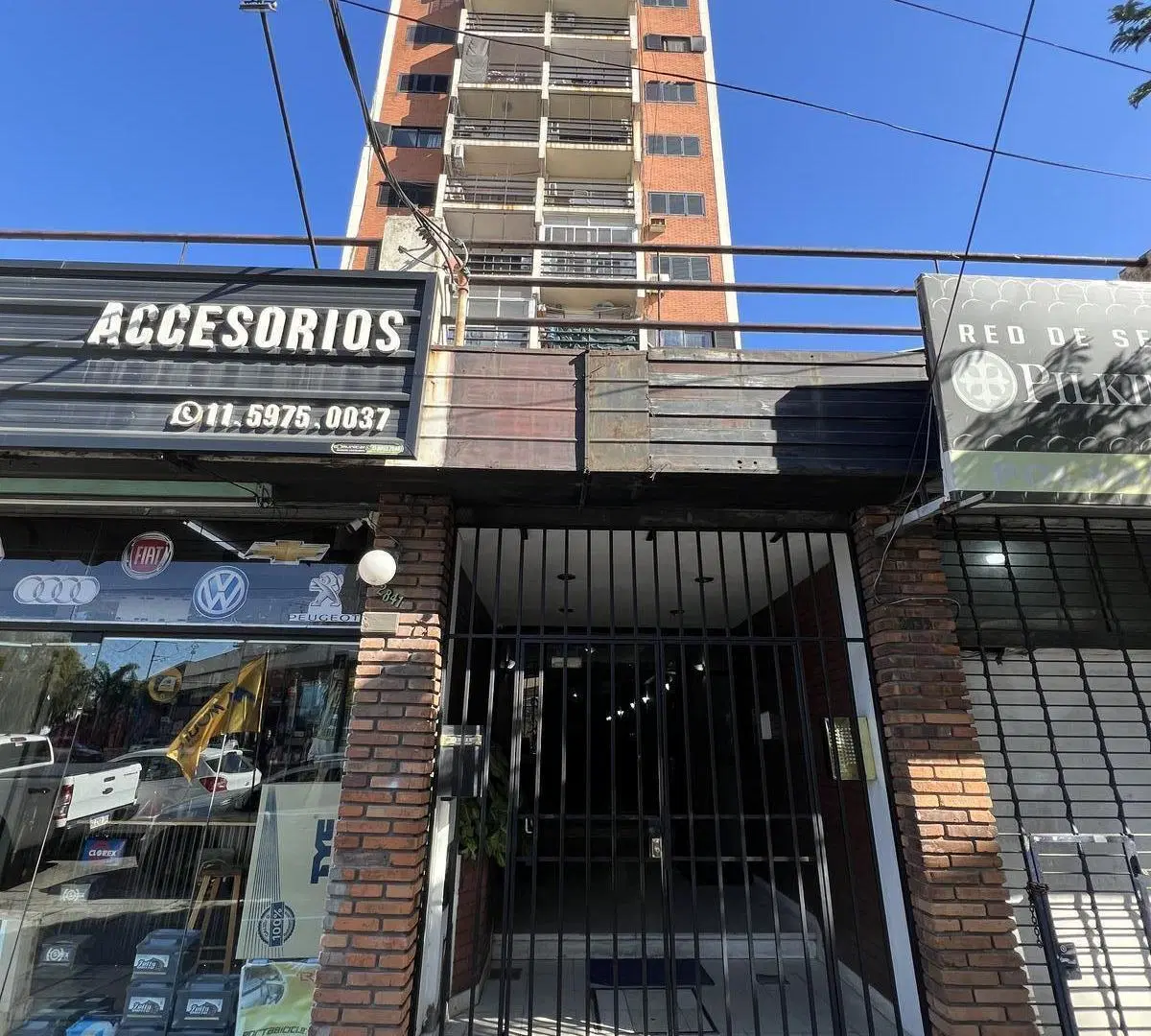 Venta departamento de 3 ambientes con balcón en Sarandi 4
