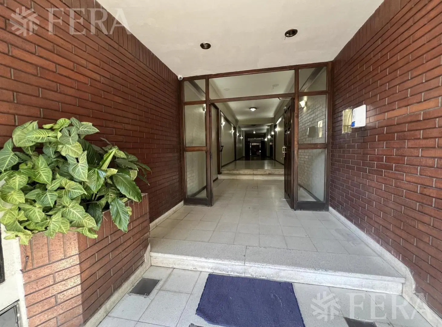Venta departamento de 3 ambientes con balcón en Sarandi 1