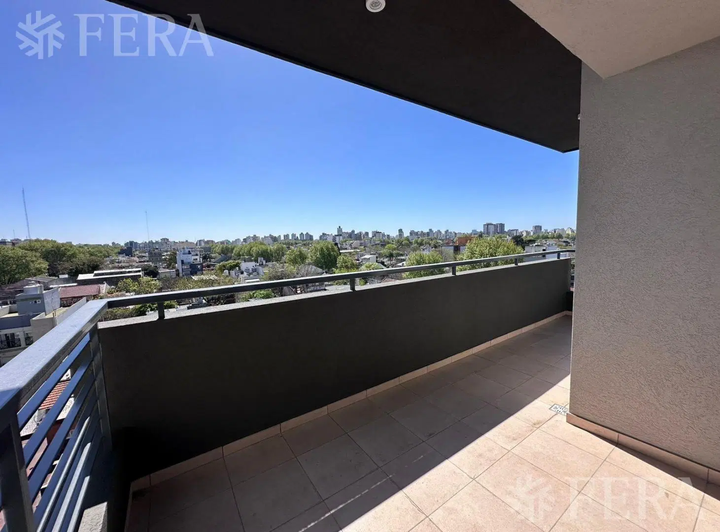 Venta piso 4 ambientes con balcón y baulera en Liniers 1