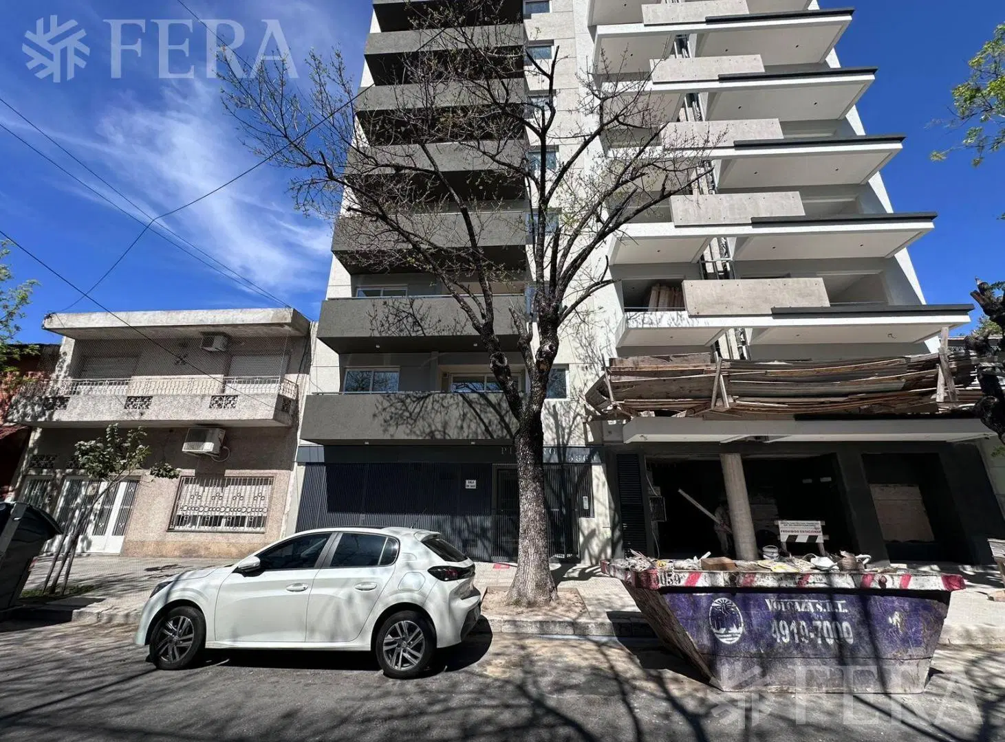 Venta piso 4 ambientes con balcón y baulera en Liniers 3