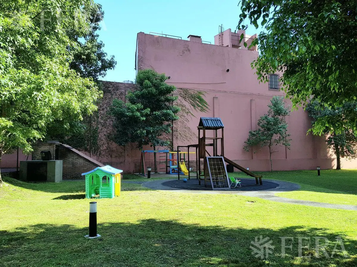 Venta departamento 3 ambientes con balcón y cochera  en Bernal 3
