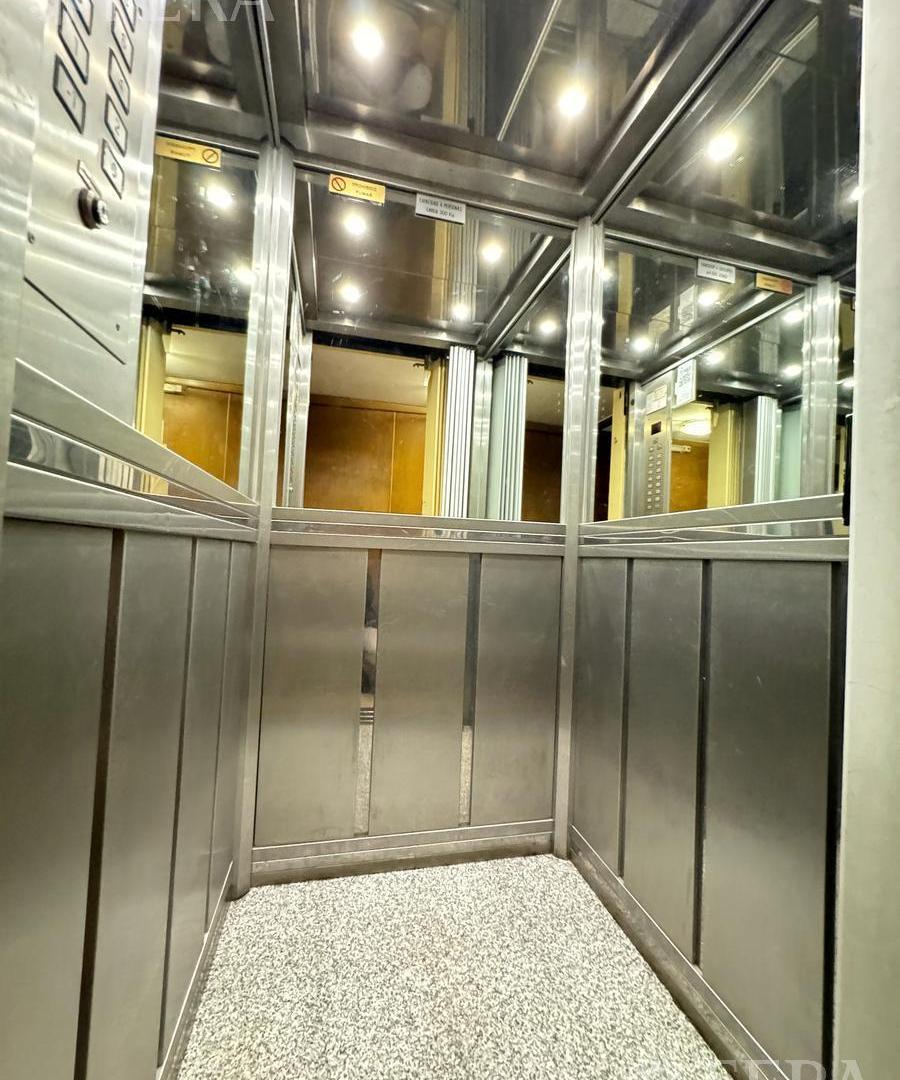 Foto de Venta Departamento 4 ambientes con balcón en San Cristobal, imagen 2
