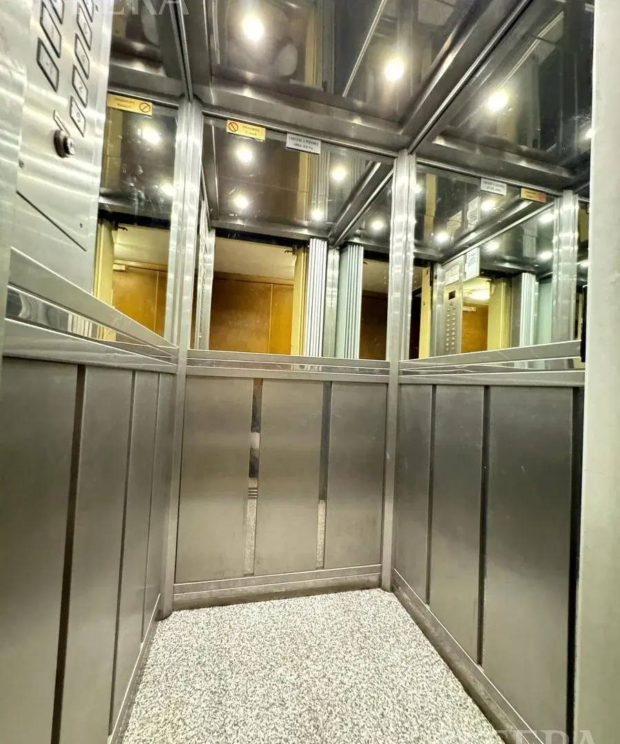 Venta Departamento 4 ambientes con balcón en San Cristobal 2