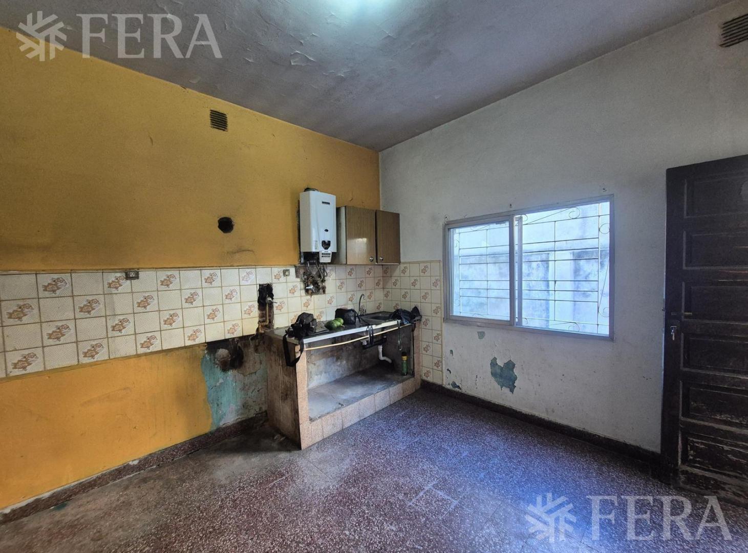 Foto de Venta PH 3 ambientes con patio en Ezpeleta Este, imagen 1