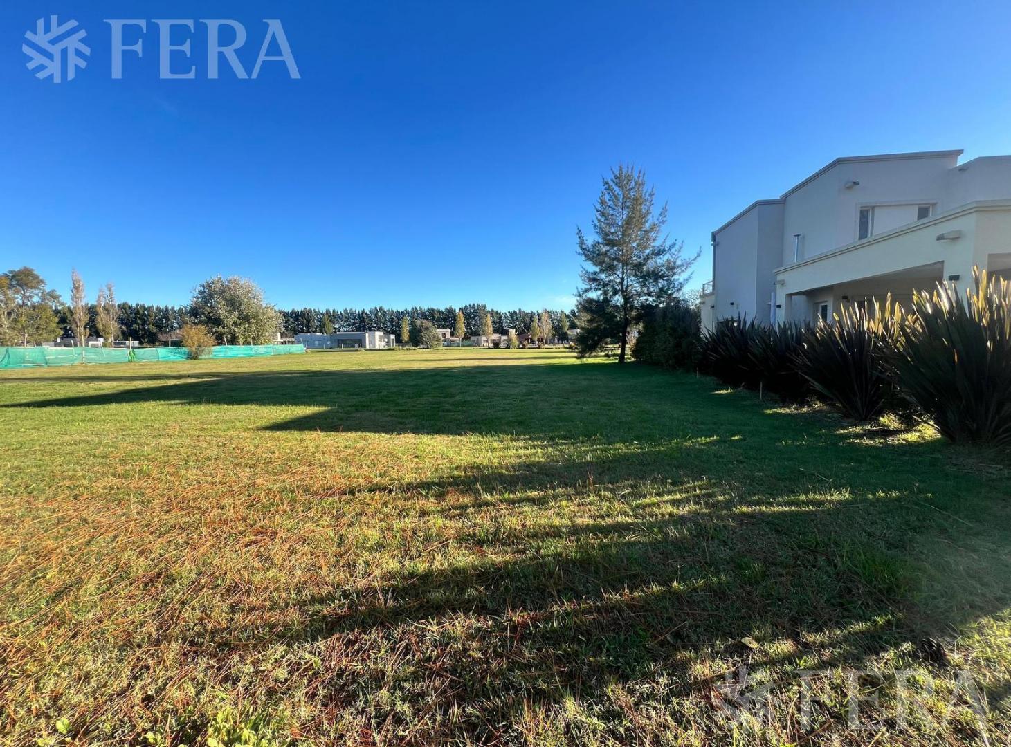 Venta Terreno de 1390m2 con fondo al lago en Miralagos II- La Plata