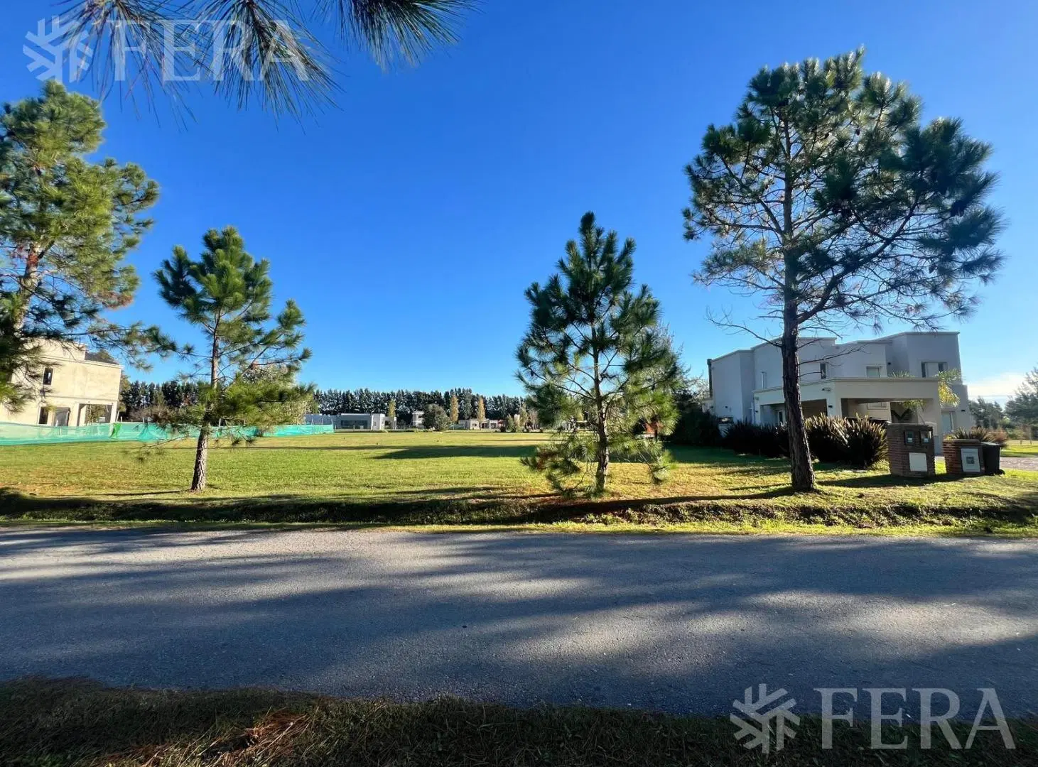 Venta Terreno de 1390m2 con fondo al lago en Miralagos II- La Plata 1
