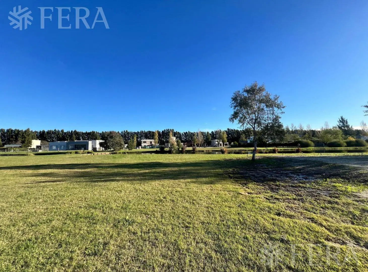 Venta Terreno de 1390m2 con fondo al lago en Miralagos II- La Plata 5