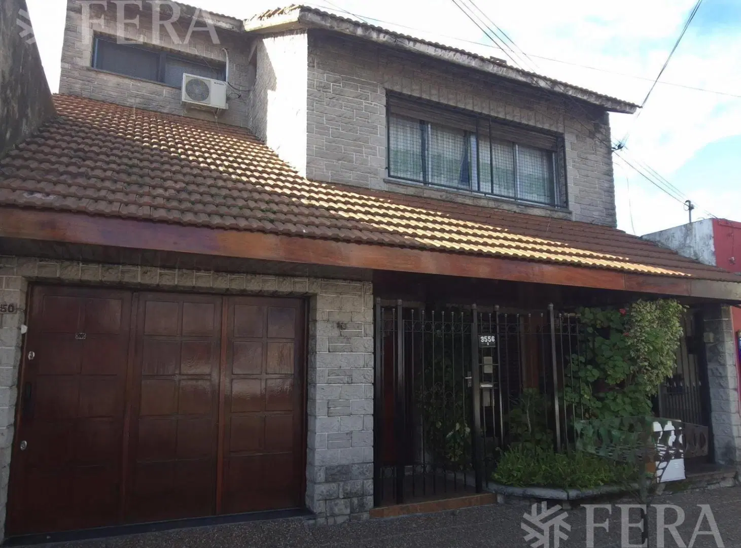 Venta PH 5 ambientes con patio en Sarandi 2