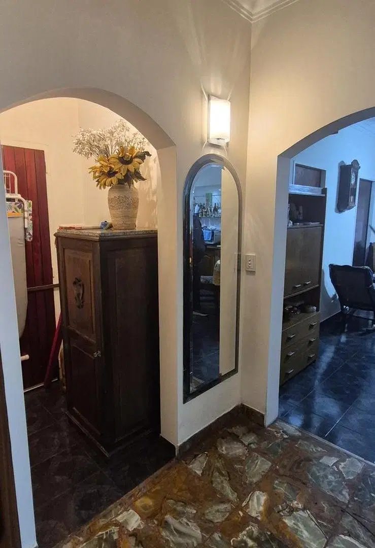 Venta PH 5 ambientes con patio en Sarandi 4