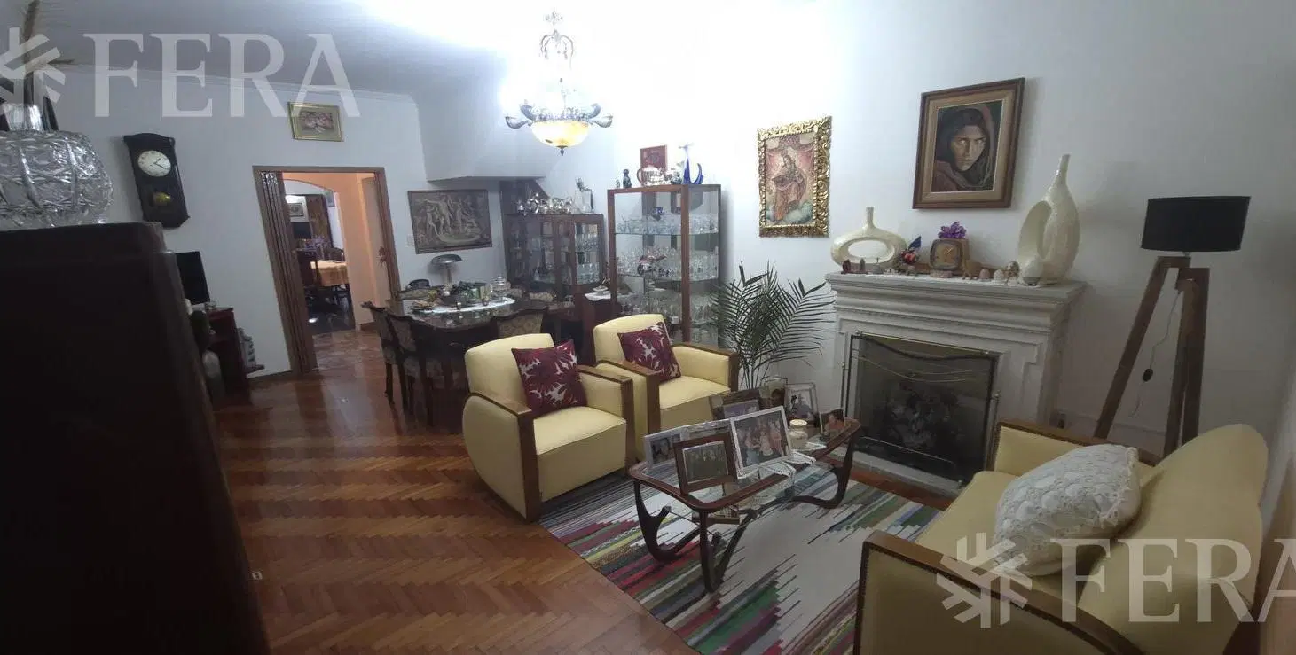 Venta PH 5 ambientes con patio en Sarandi 3