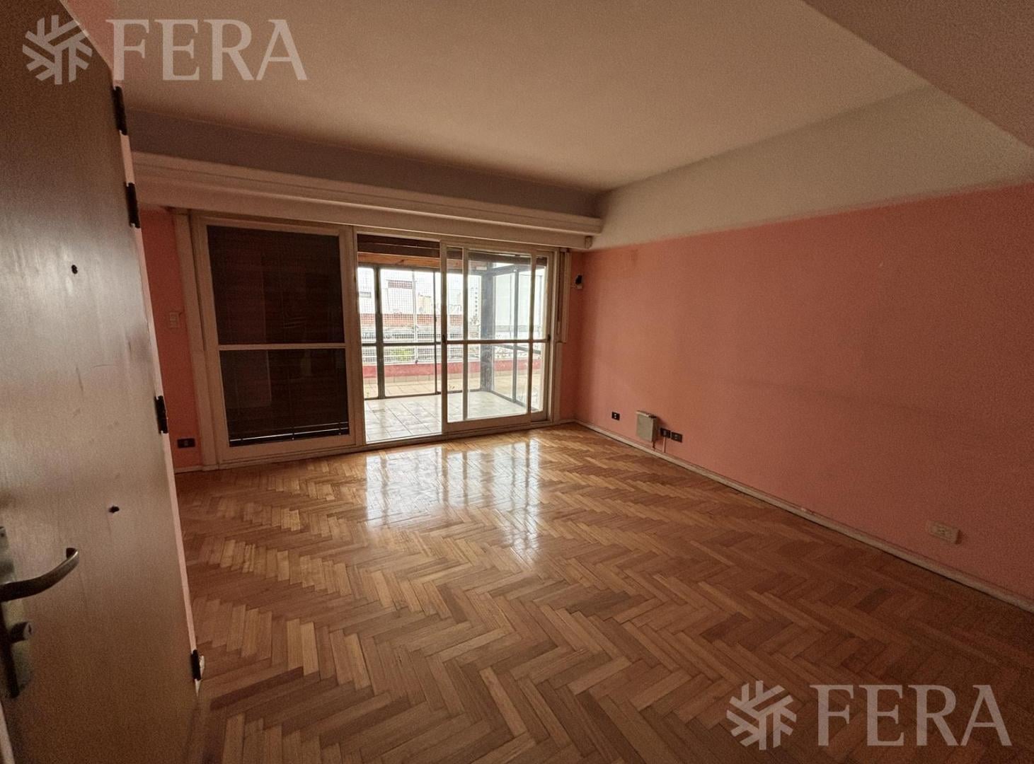 Alquiler de Departamento 4 ambientes con terraza y cochera en Flores