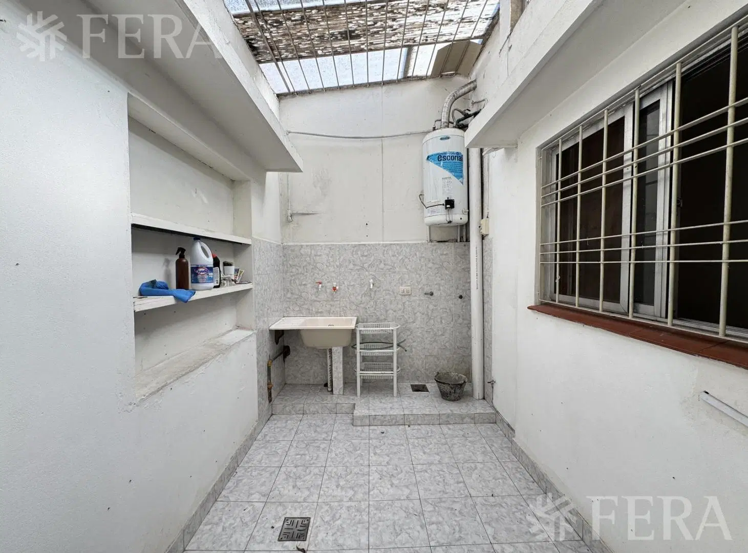 Venta casa 5 ambientes con cochera y quincho en Quilmes 8