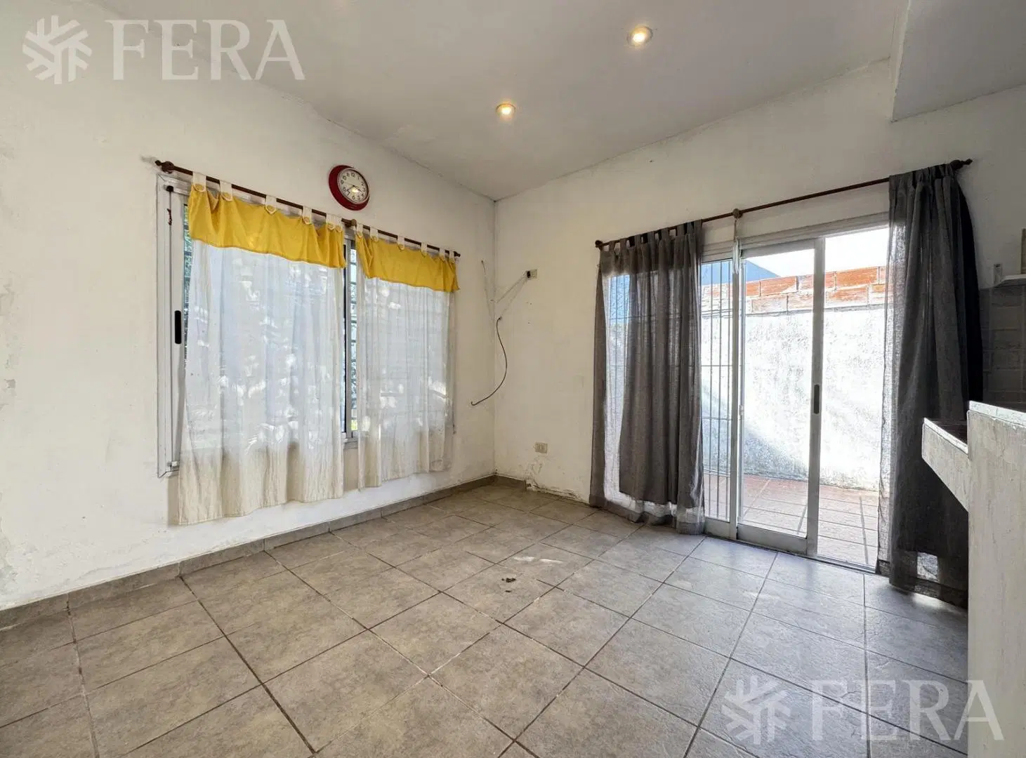 Venta casa 5 ambientes con cochera y quincho en Quilmes 4