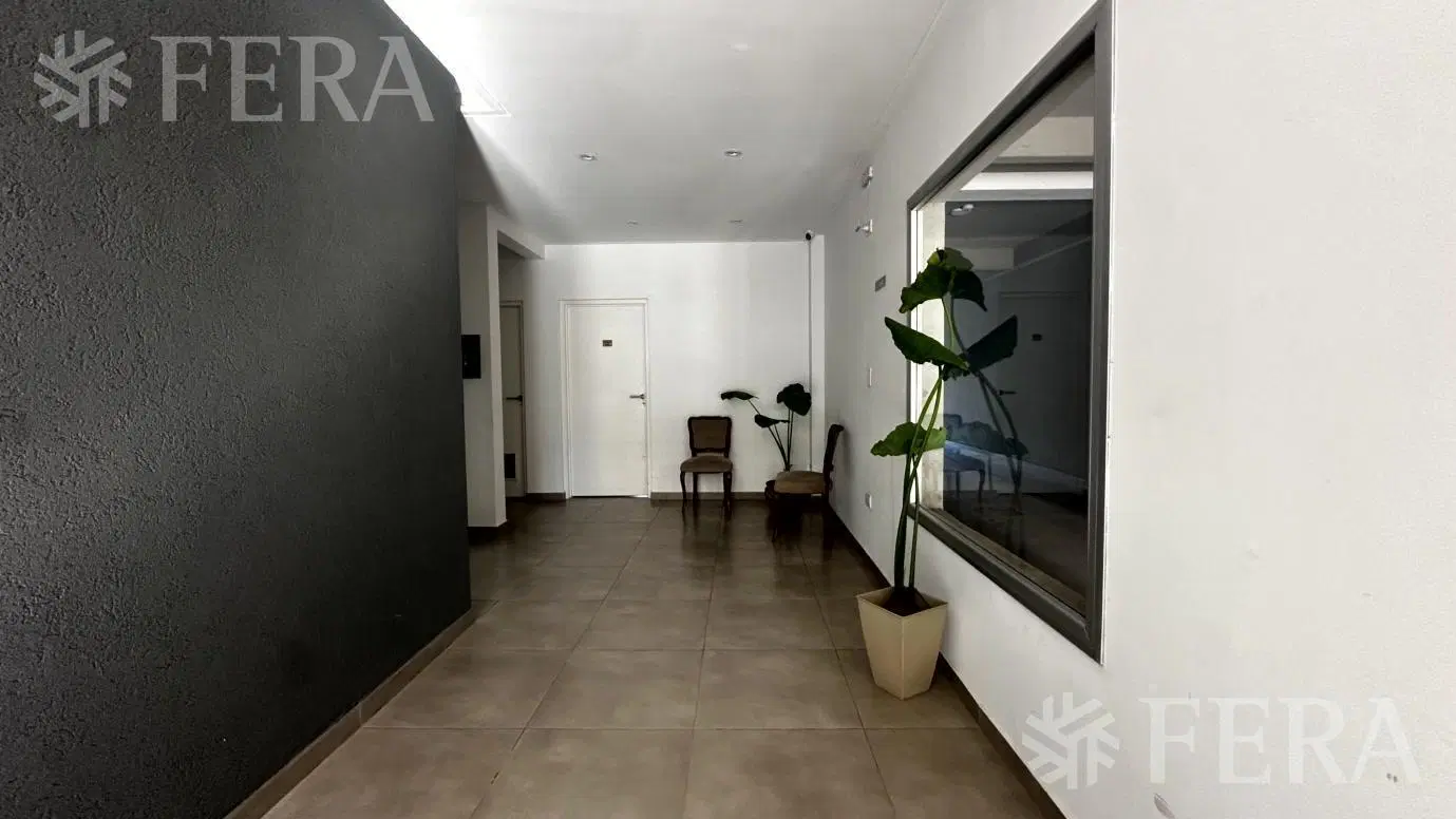 Venta departamento 3 ambientes con balcón en Wilde 1